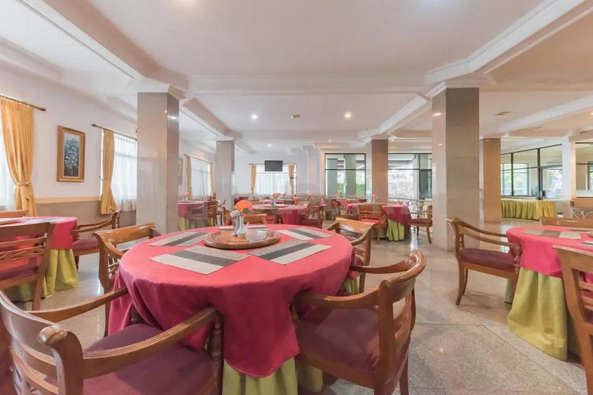 Hotel Ayong Linggarjati Kuningan Mitra Reddoorz Экстерьер фото