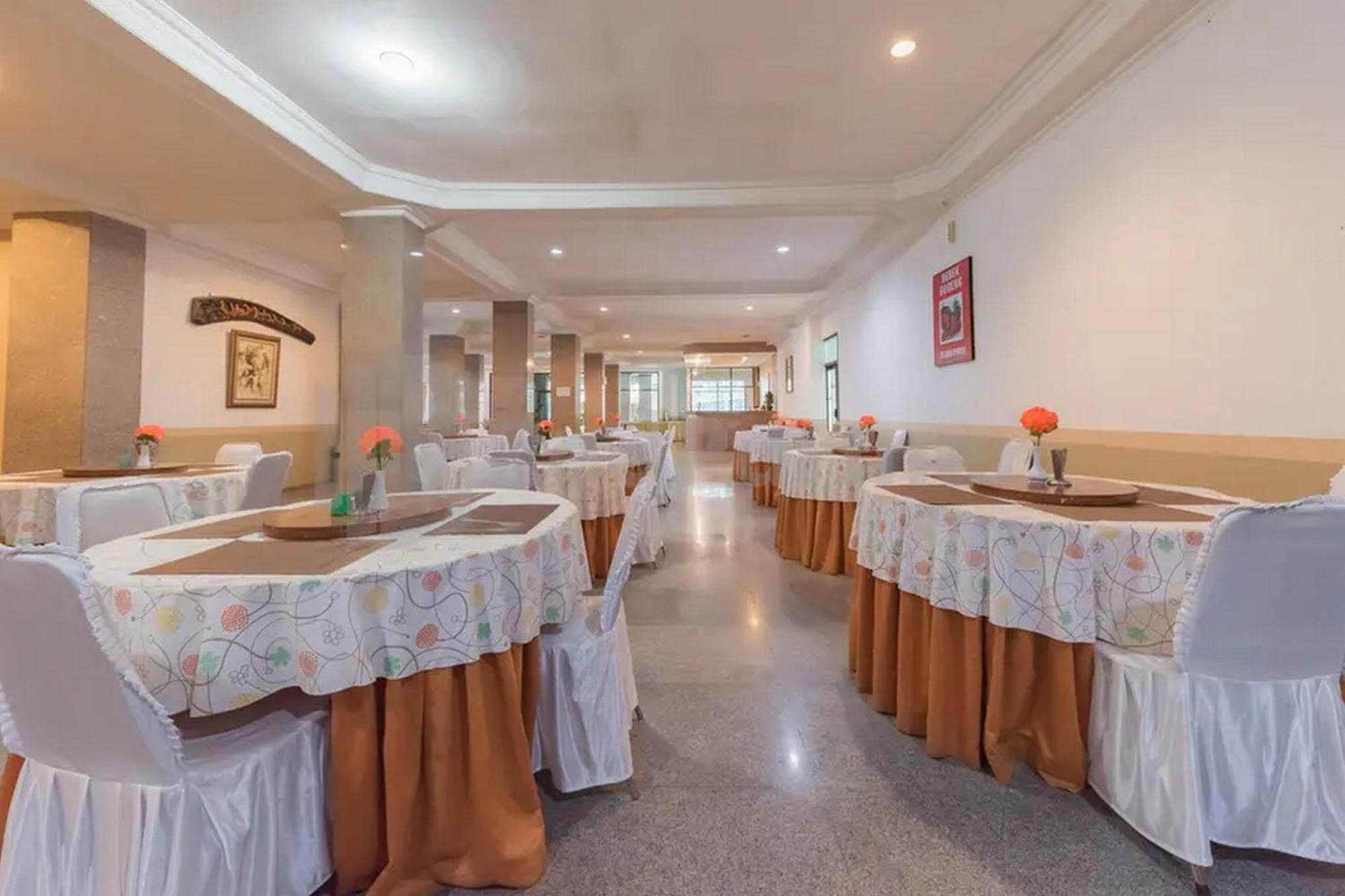 Hotel Ayong Linggarjati Kuningan Mitra Reddoorz Экстерьер фото