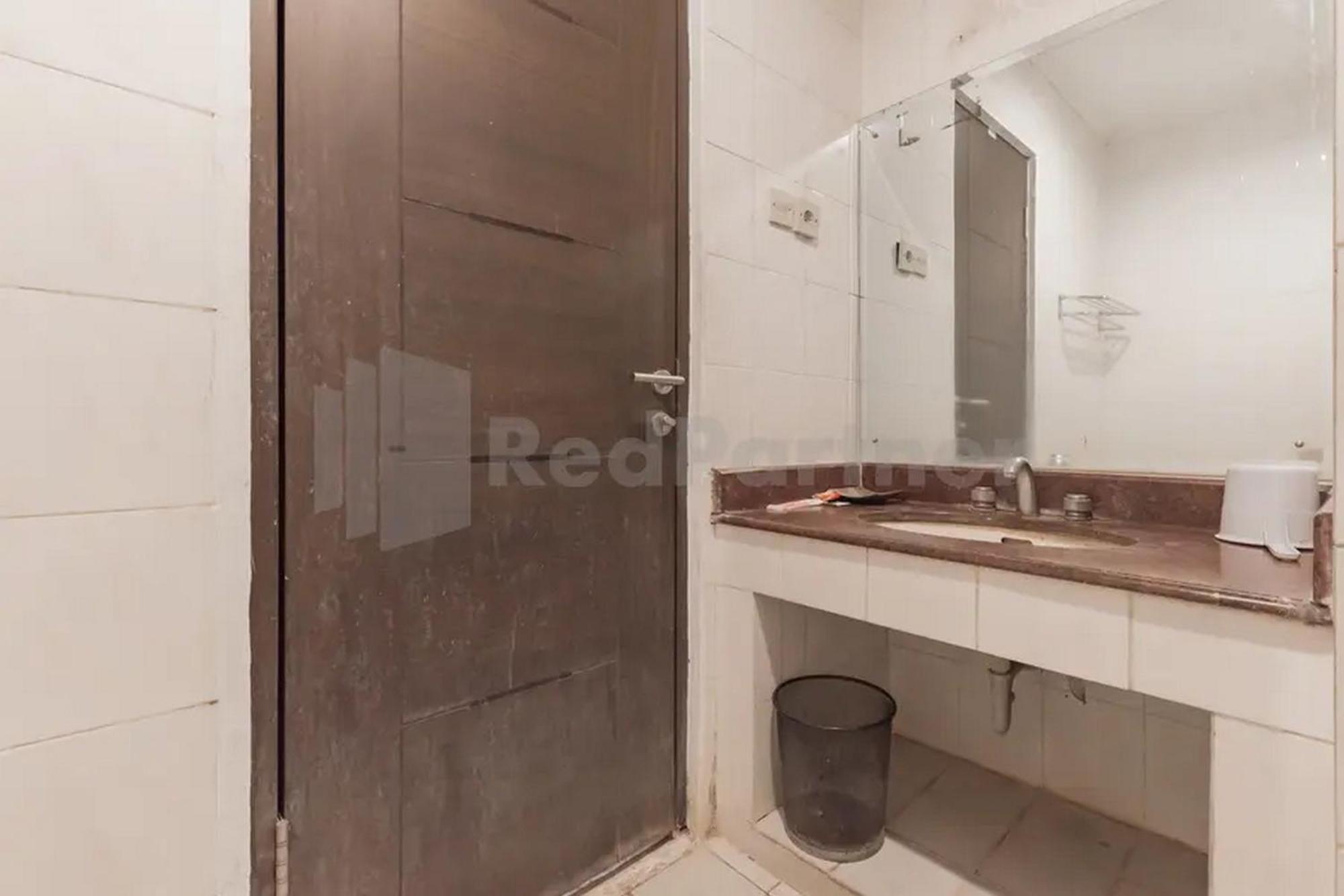 Hotel Ayong Linggarjati Kuningan Mitra Reddoorz Экстерьер фото