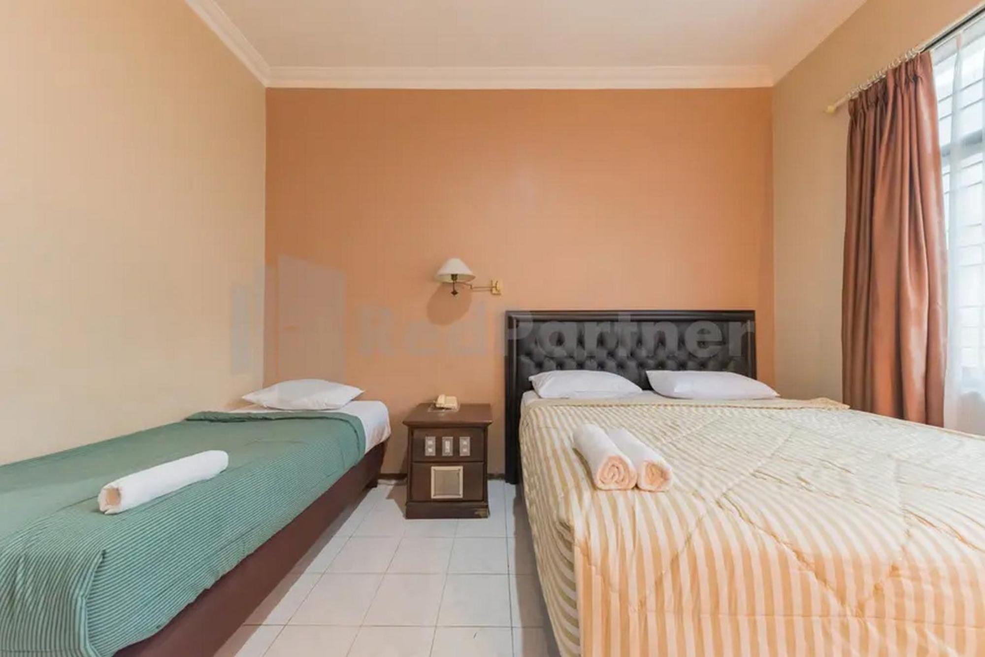 Hotel Ayong Linggarjati Kuningan Mitra Reddoorz Экстерьер фото